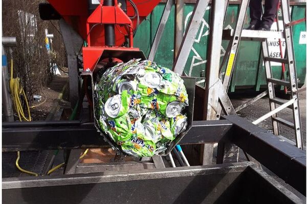 Compaction and Dewatering of PET-bottles and Alu-Cans | Carlsberg Brewery