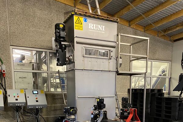 Compaction of EPS Fish Boxes | O. H. Fiskeeksport