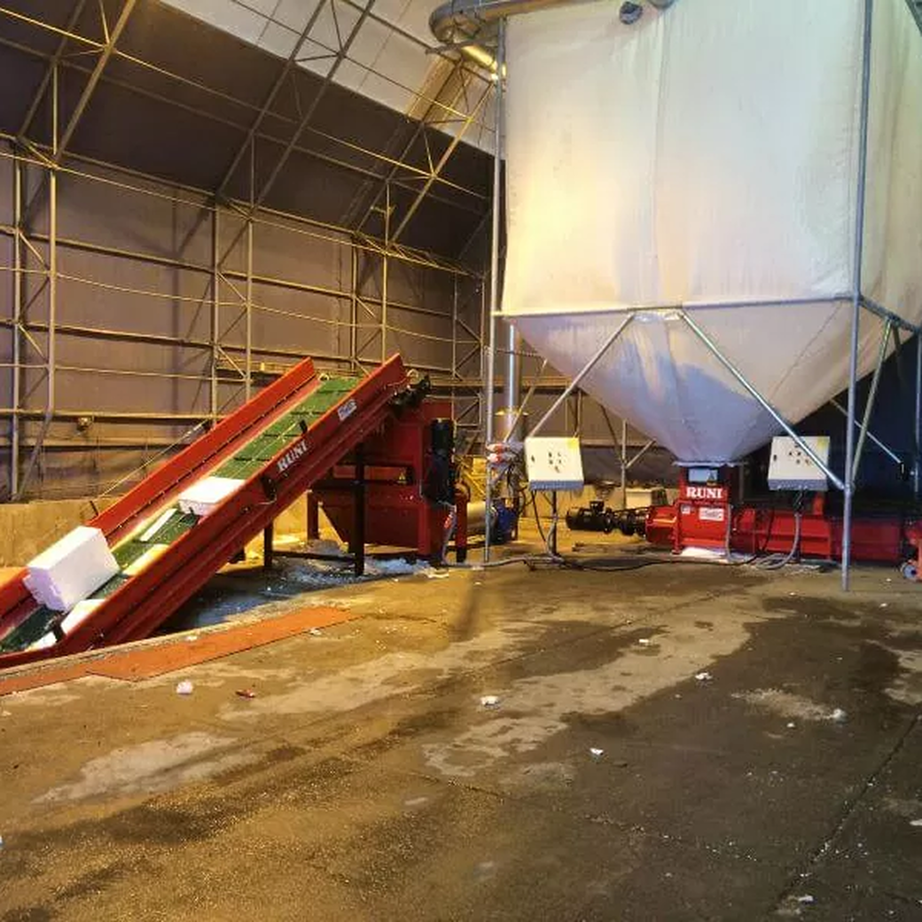 Komprimering af PUR, ATEX, IECEx, komprimator, komprimatorer, affaldskomprimator, stationærkomprimator, komprimering af affald, compacting, genanvendelse, foam board recycling