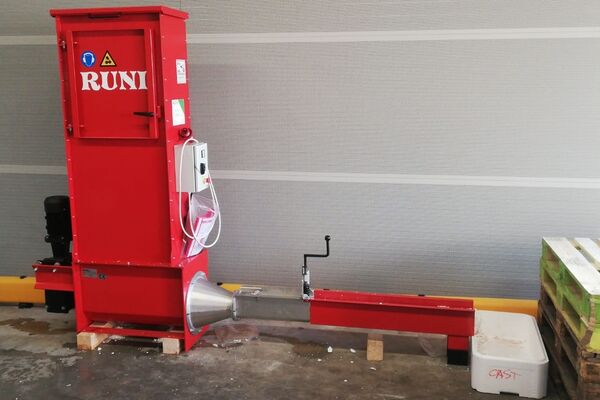 Compaction of EPS Fish Boxes | Supermercati Tosano