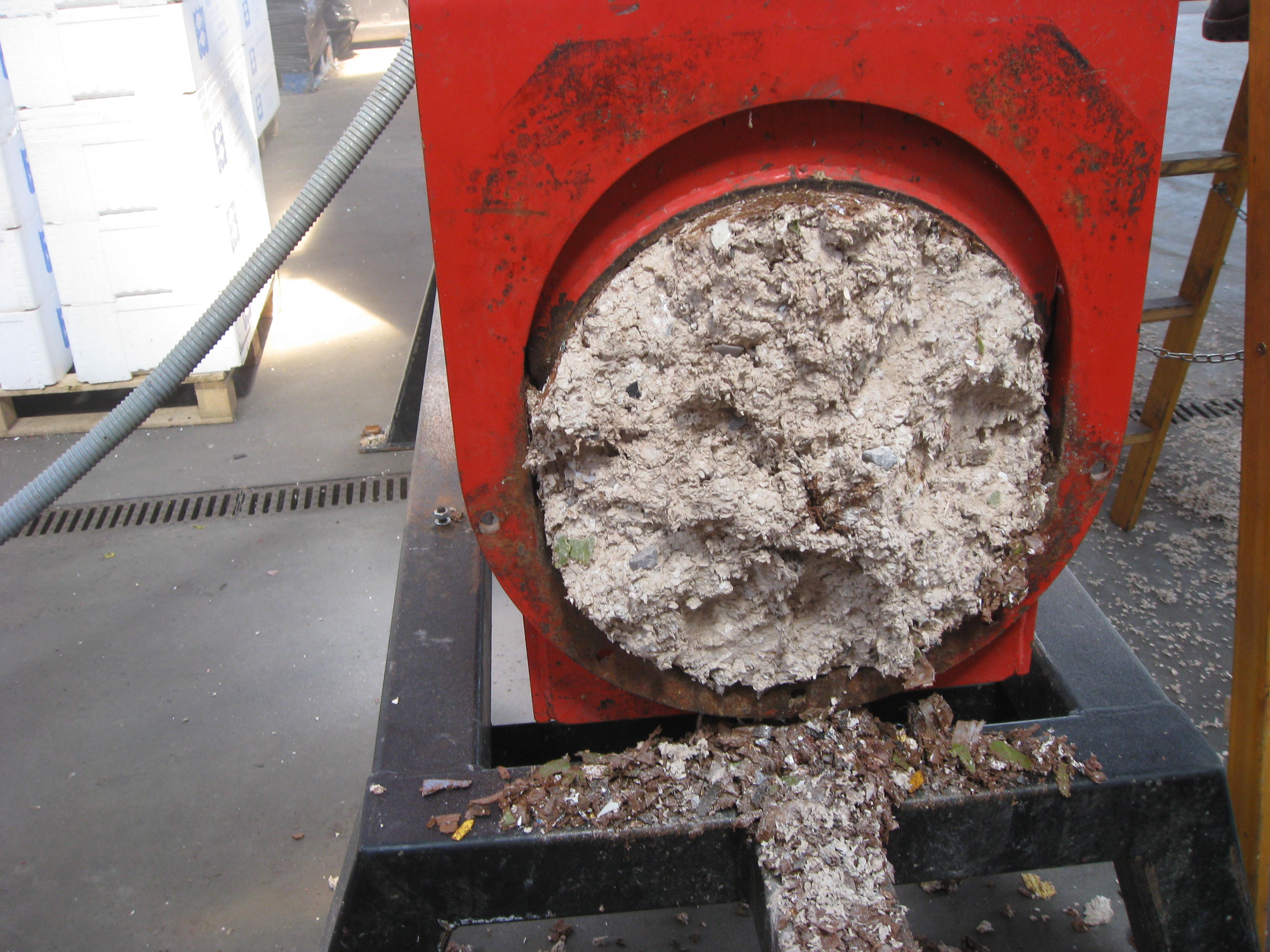 Gypsum Boards Compacted in RUNI Screw Compactor