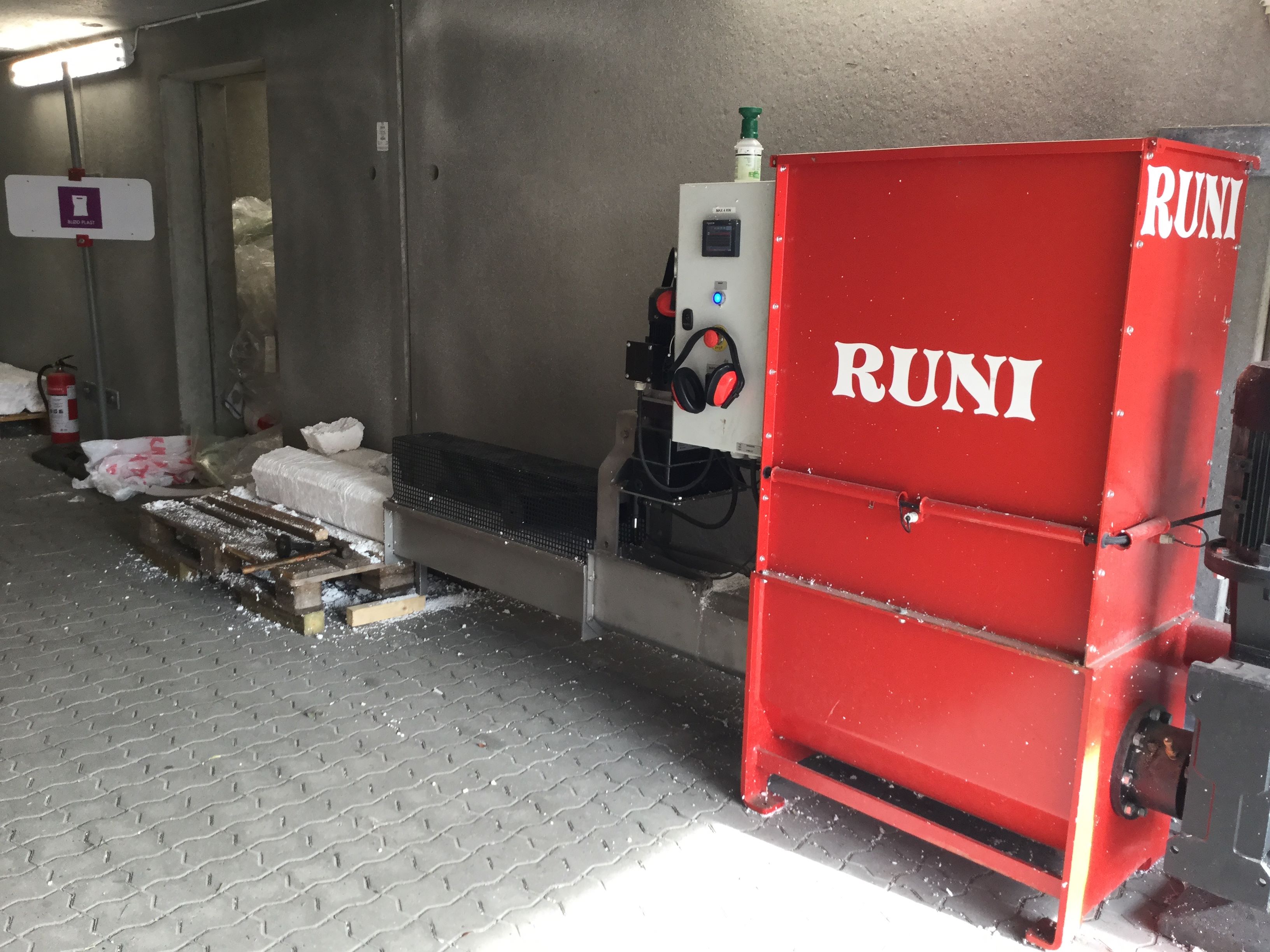 SK200 Screw Compactor for Compacting Post Consumer EPS